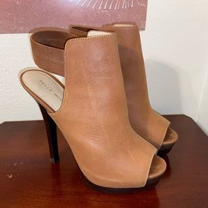 Pelle Moda Heel